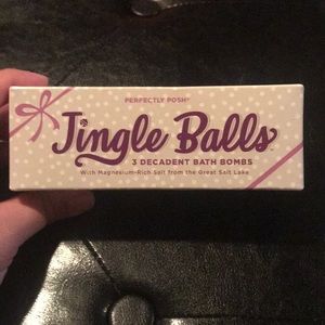 Perfectly Posh bath bombs